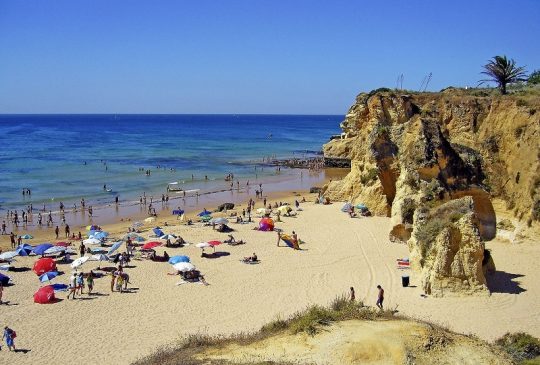 armacao-de-pera-beach