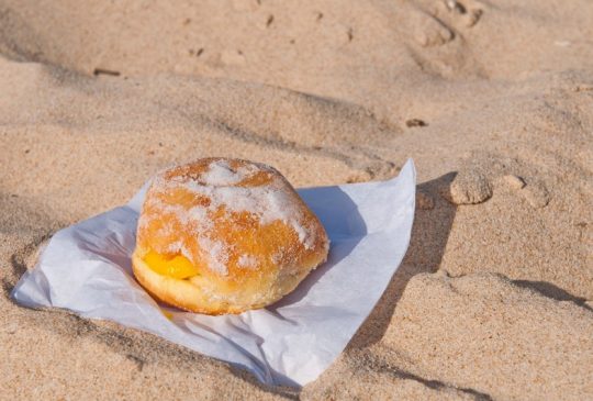 Bola de Berlim on the Beach