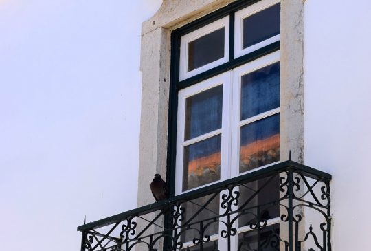 Faro-window-close-up