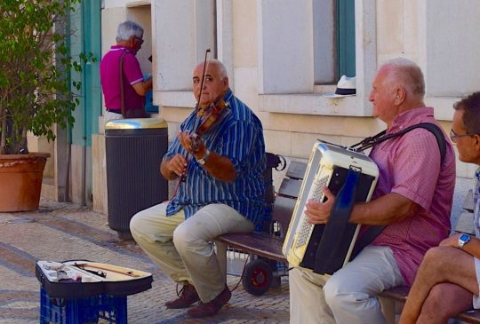 Street-musicians-Faro