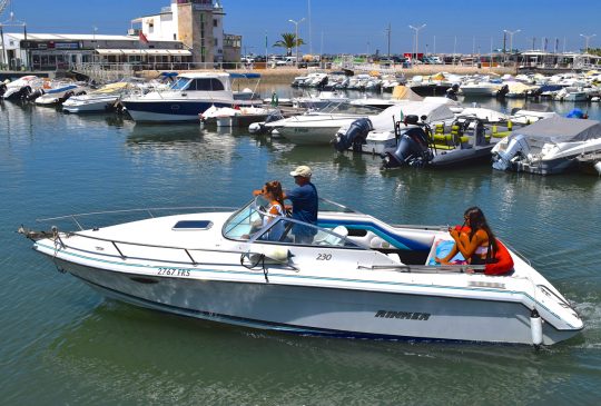 harbor-Faro-speedboat