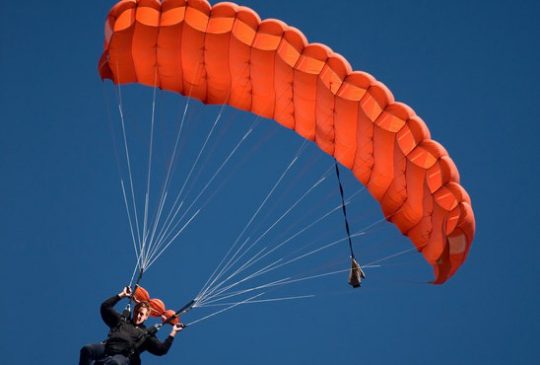 sky-diving-in-Loule