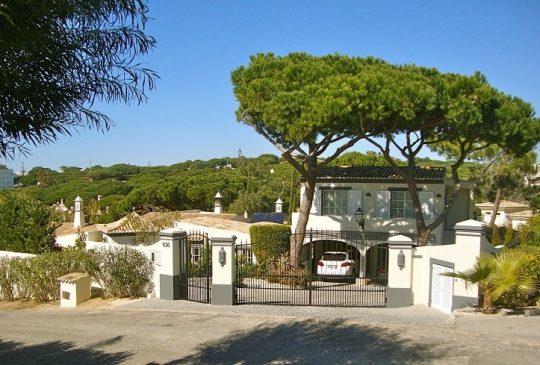 villa-entrance